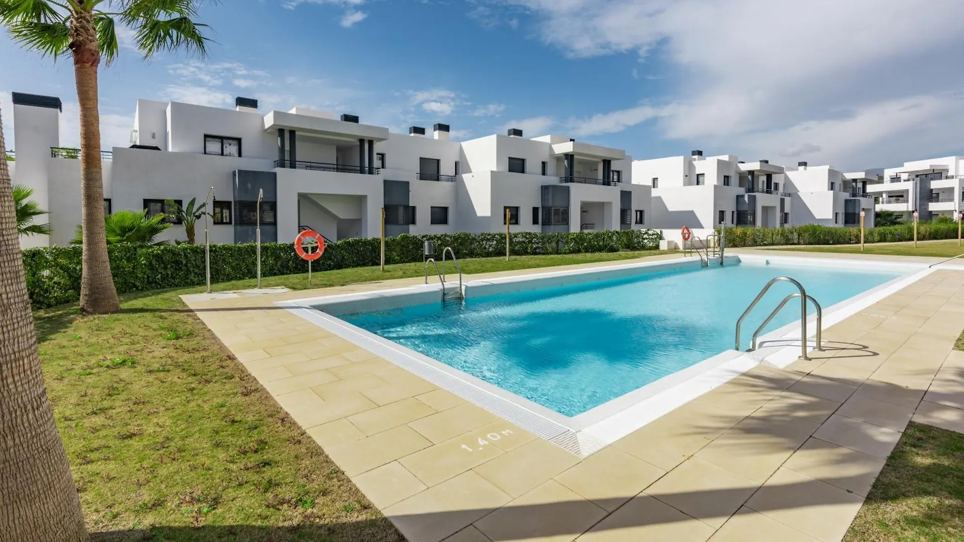 Top Casares Golf Apartment